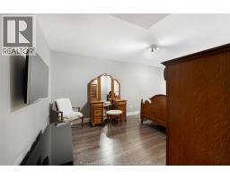 2216 Roxborough, Windsor, ON N9B0A5 Photo 44