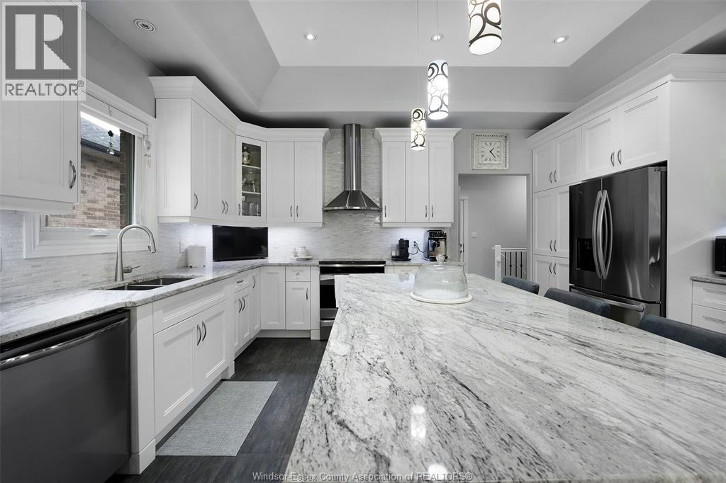 2216 ROXBOROUGH - 20