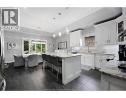 2216 Roxborough, Windsor, ON N9B0A5 Photo 22