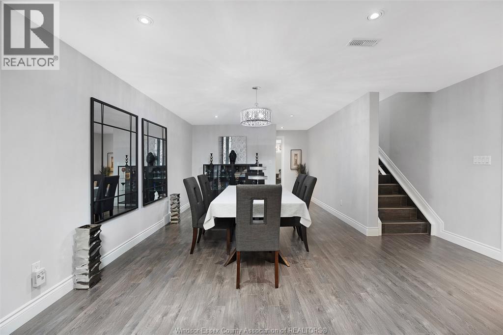2216 ROXBOROUGH - 41