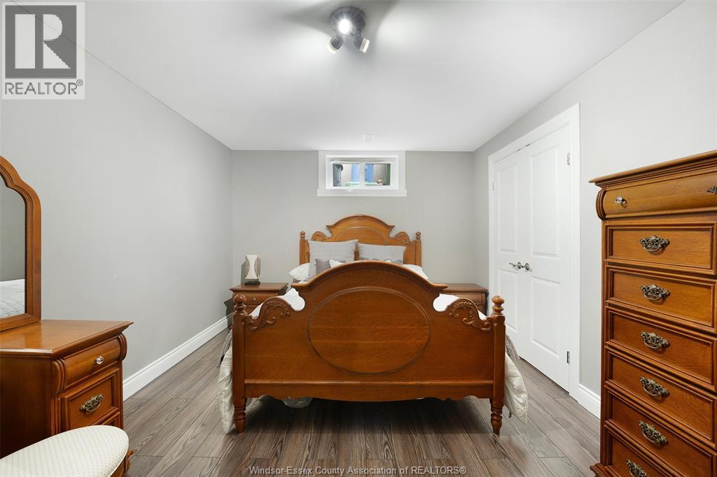 2216 ROXBOROUGH - 45