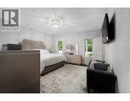 2216 Roxborough, Windsor, ON N9B0A5 Photo 26