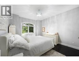2216 Roxborough, Windsor, ON N9B0A5 Photo 32