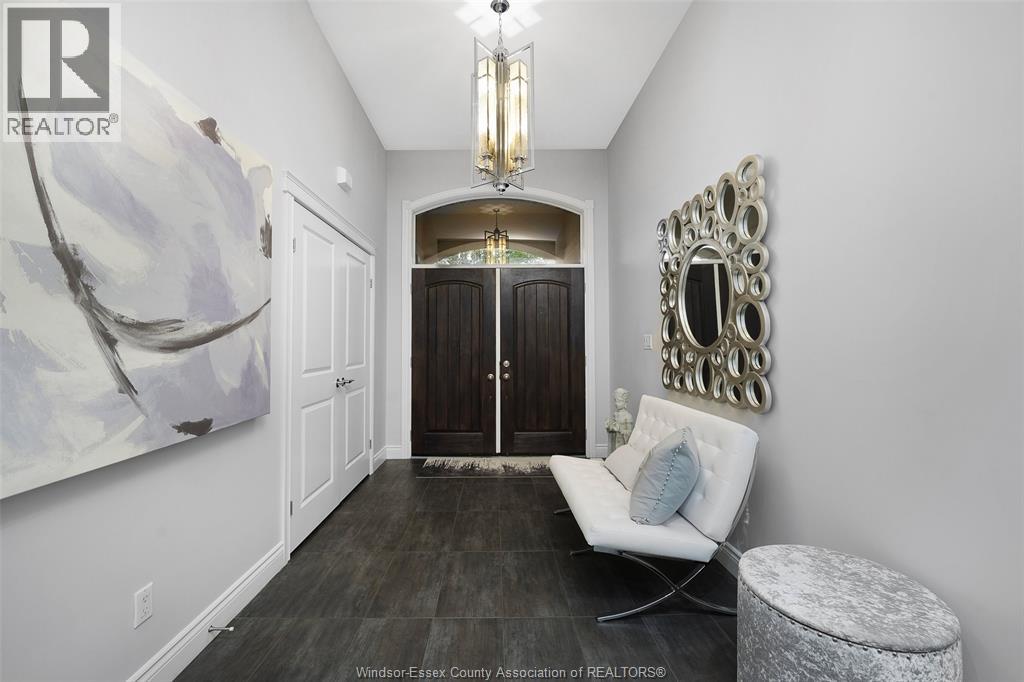 2216 ROXBOROUGH - 14