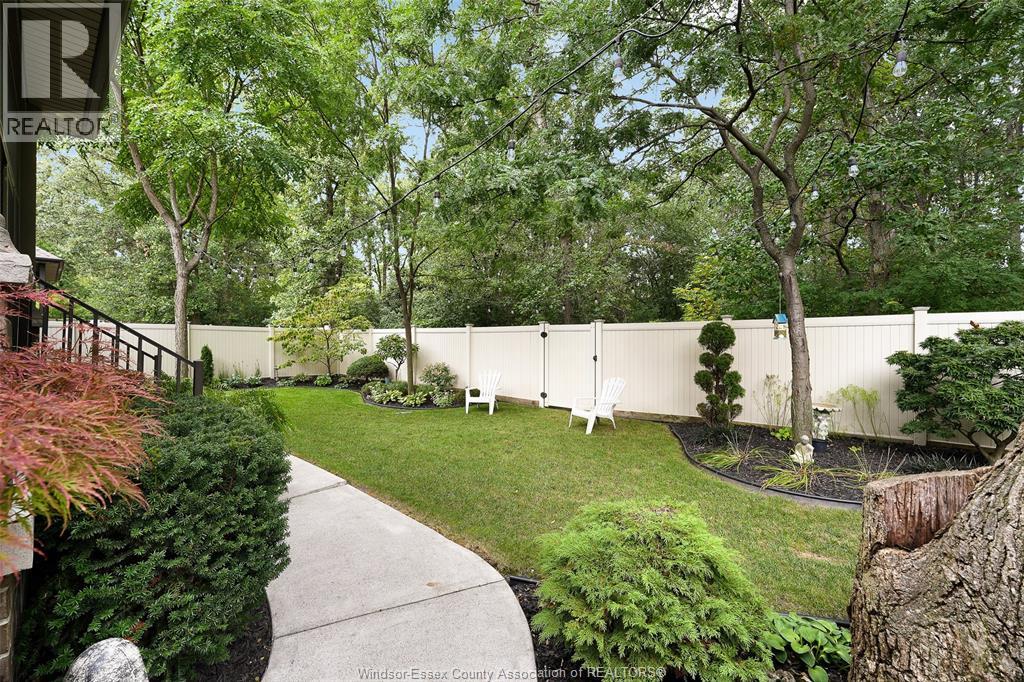 2216 ROXBOROUGH - 8