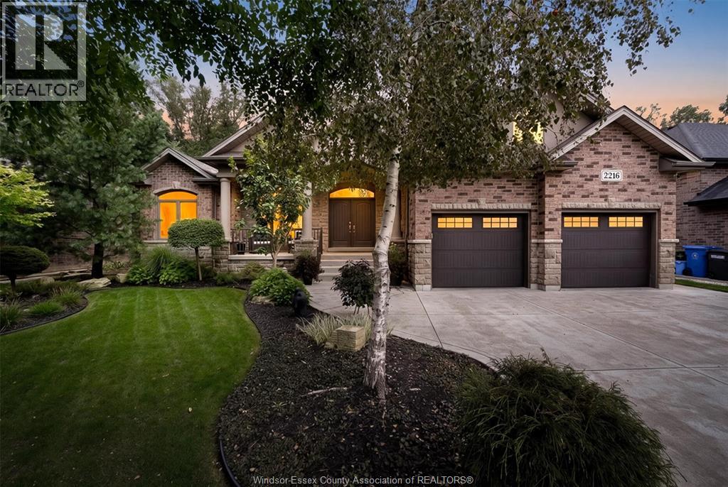 2216 ROXBOROUGH - 1