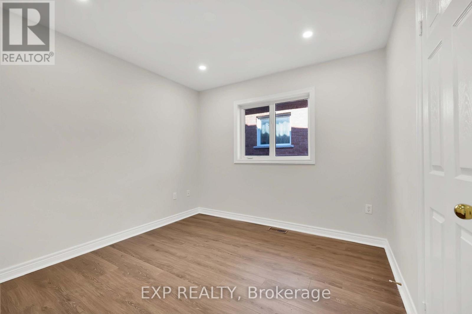 6 PURDY CRESCENT W - Image 30