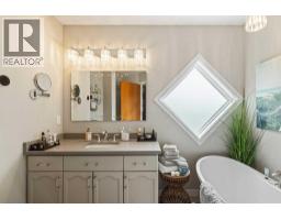 217 Douglas Glen Close Se, Calgary, AB T2Z2V7 Photo 20