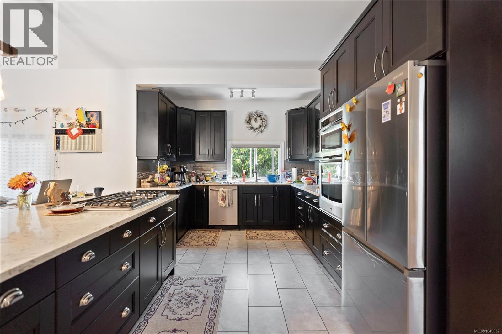 1746 Pembroke St - 10