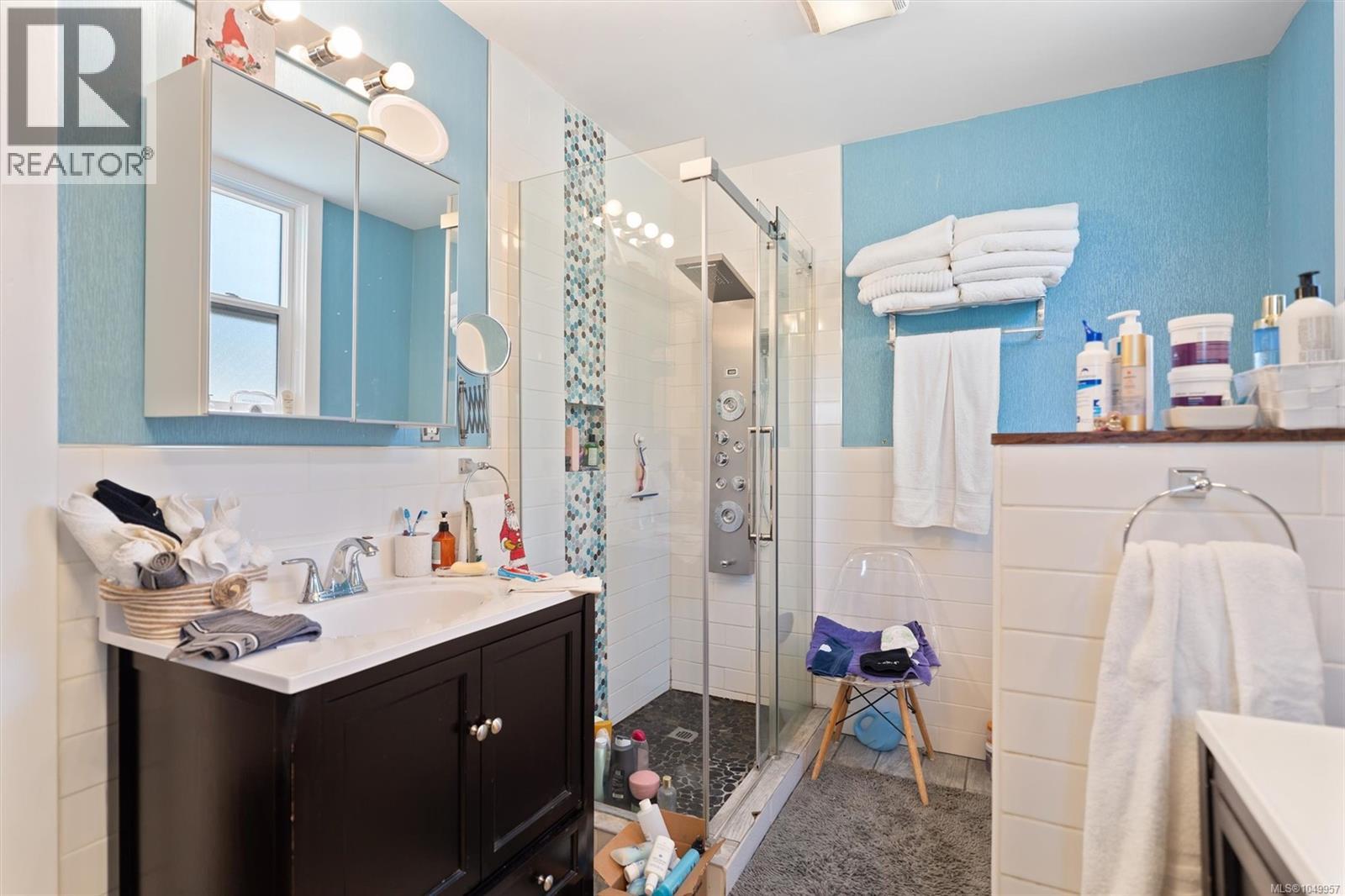 1746 Pembroke St - Image 21