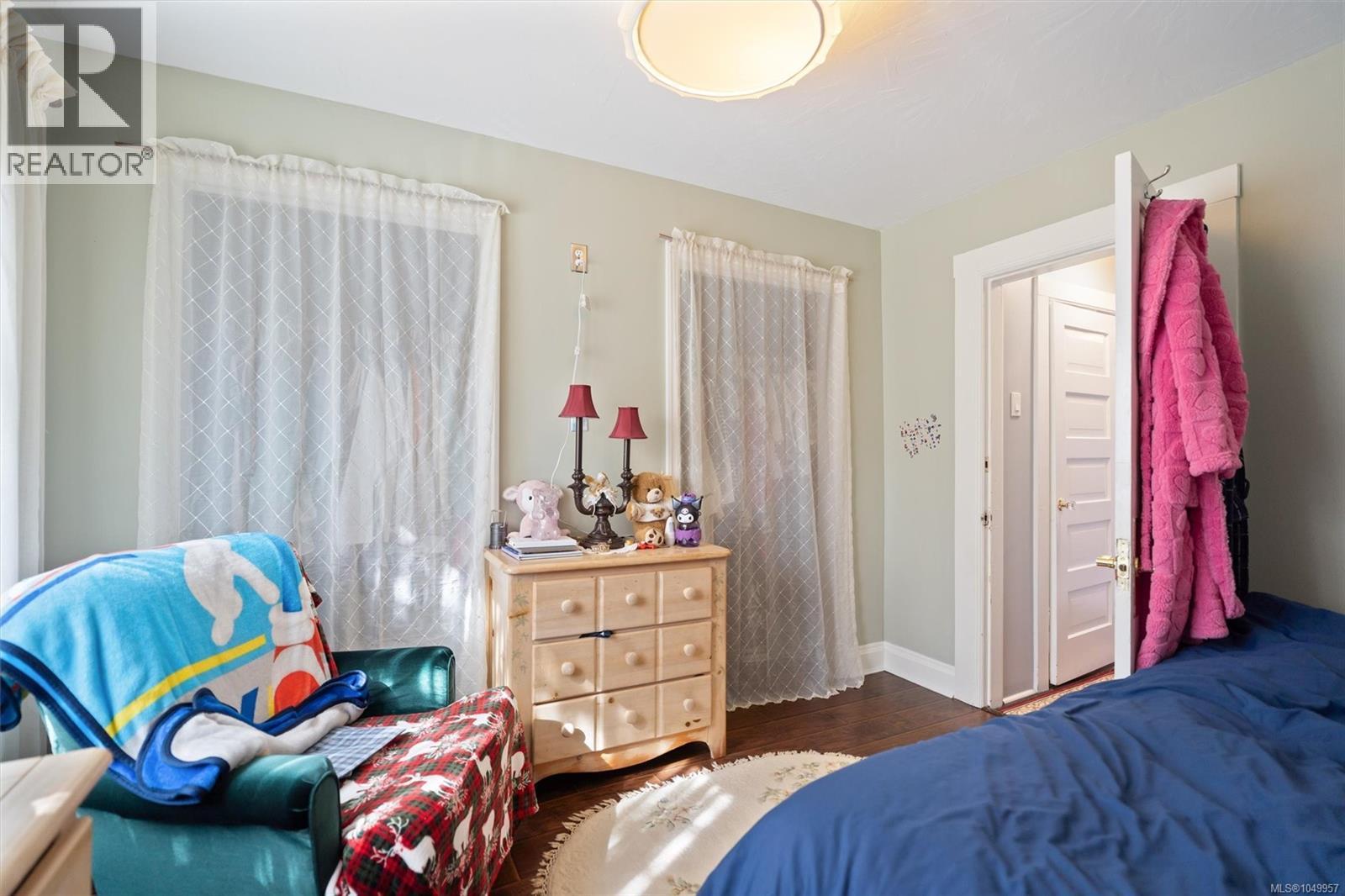 1746 Pembroke St - Image 29