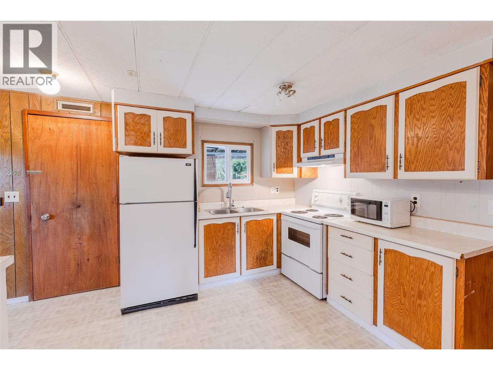 1-2780 Rocky Point Road - Image 8