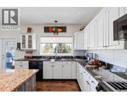 Primary Bedroom - 5827 Victoria Street, Peachland, BC V0H1X4 Photo 12