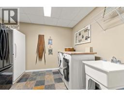 5827 Victoria Street, Peachland, BC V0H1X4 Photo 42