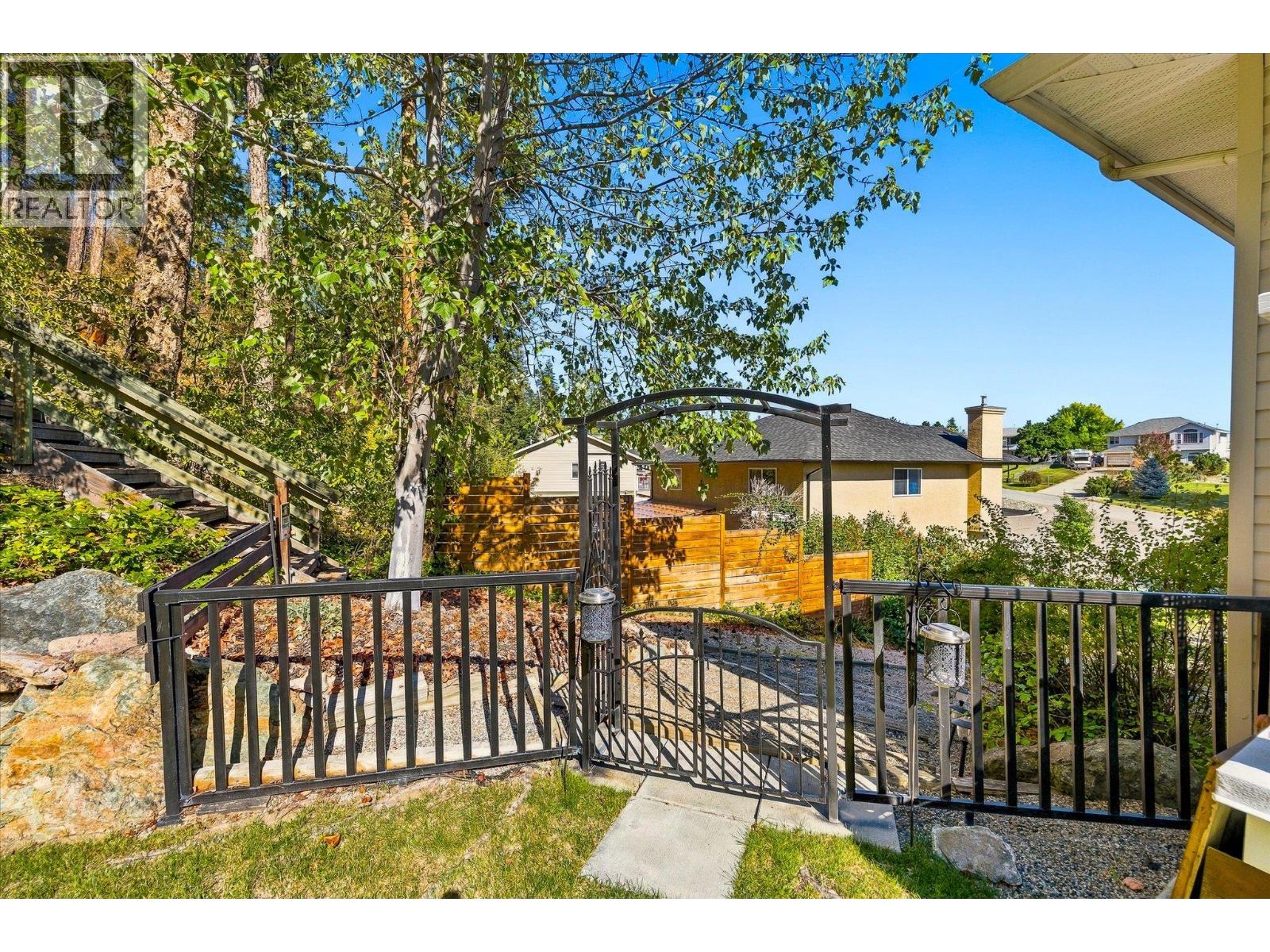 5827 Victoria Street - 53