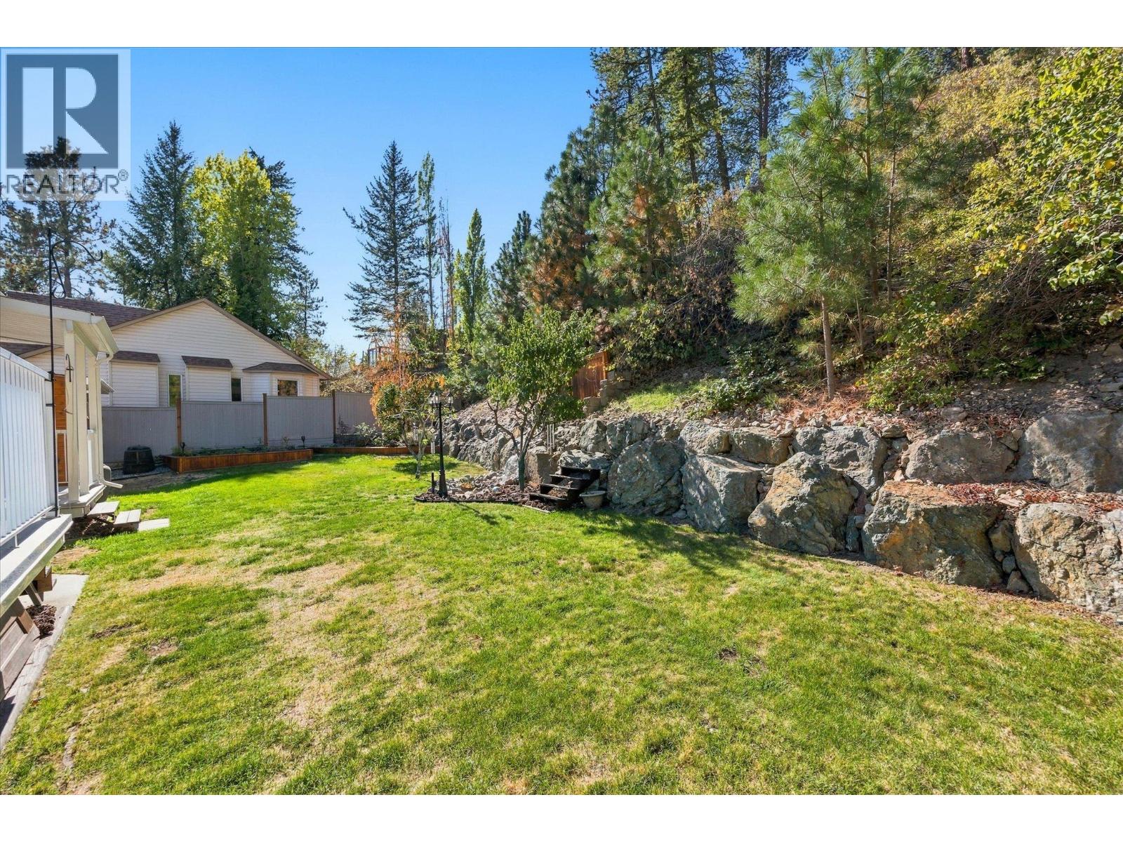 5827 Victoria Street, Peachland