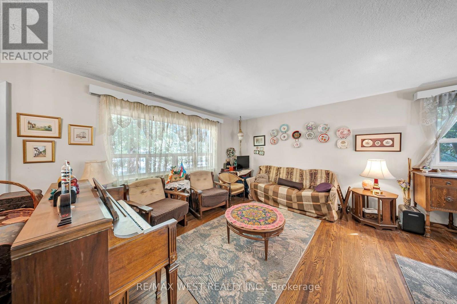 Photo of 1610 MAGENTA COURT