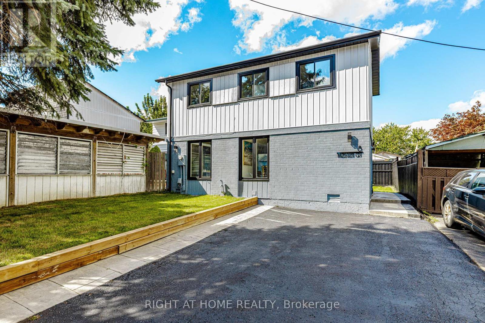 Photo of 8 HAZELGLEN COURT