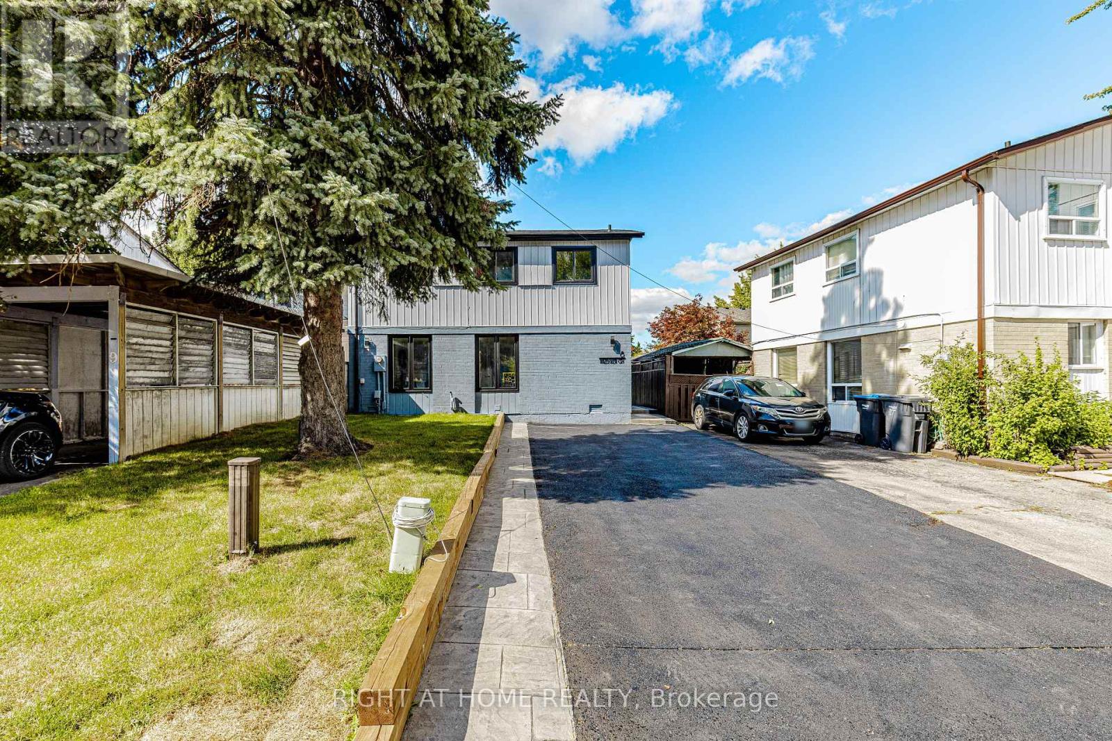 Photo of 8 HAZELGLEN COURT