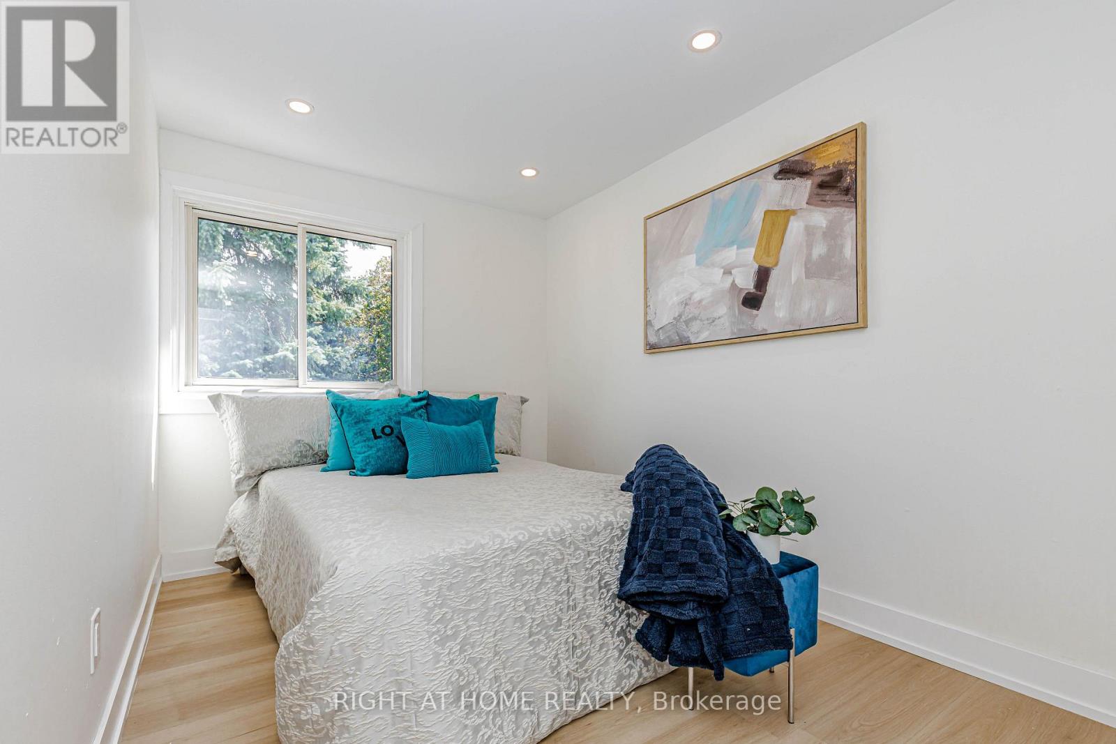 8 HAZELGLEN COURT - Image 34