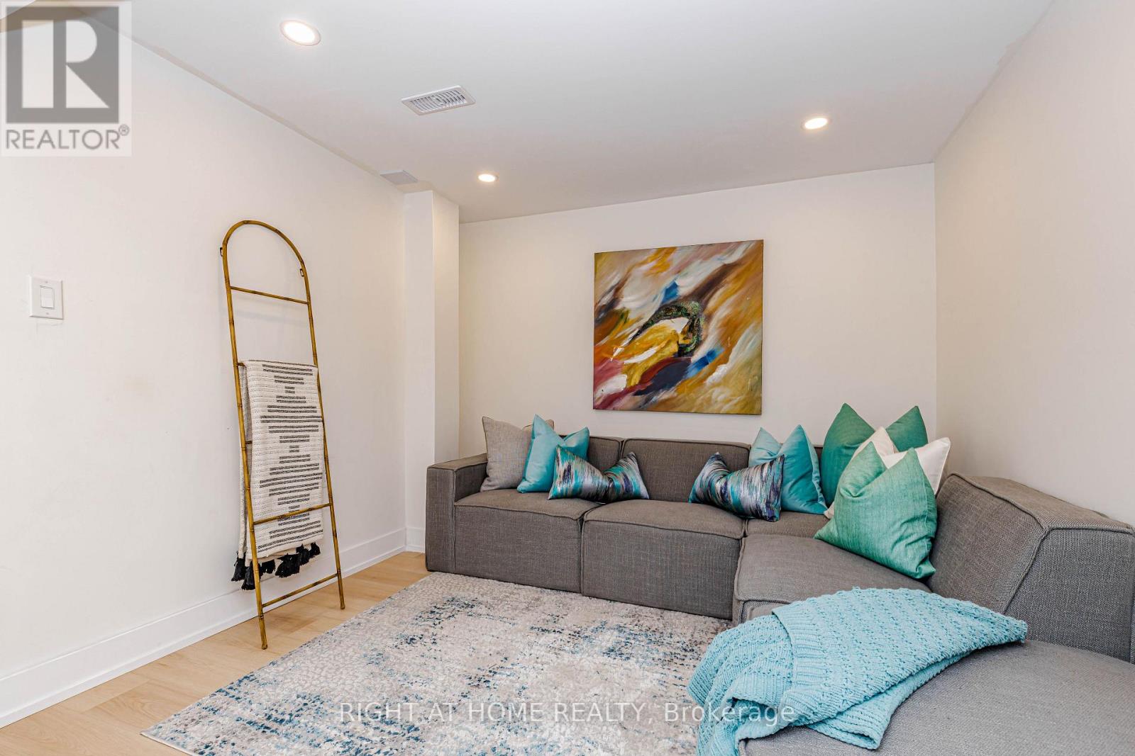 8 HAZELGLEN COURT - Image 39