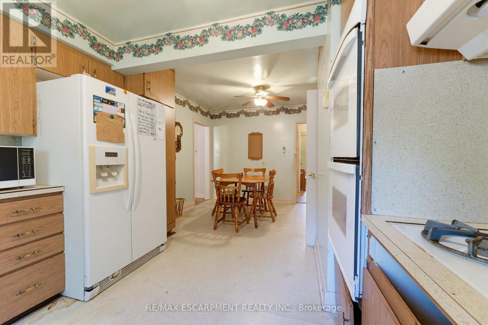 940 HARVEY PLACE - 11