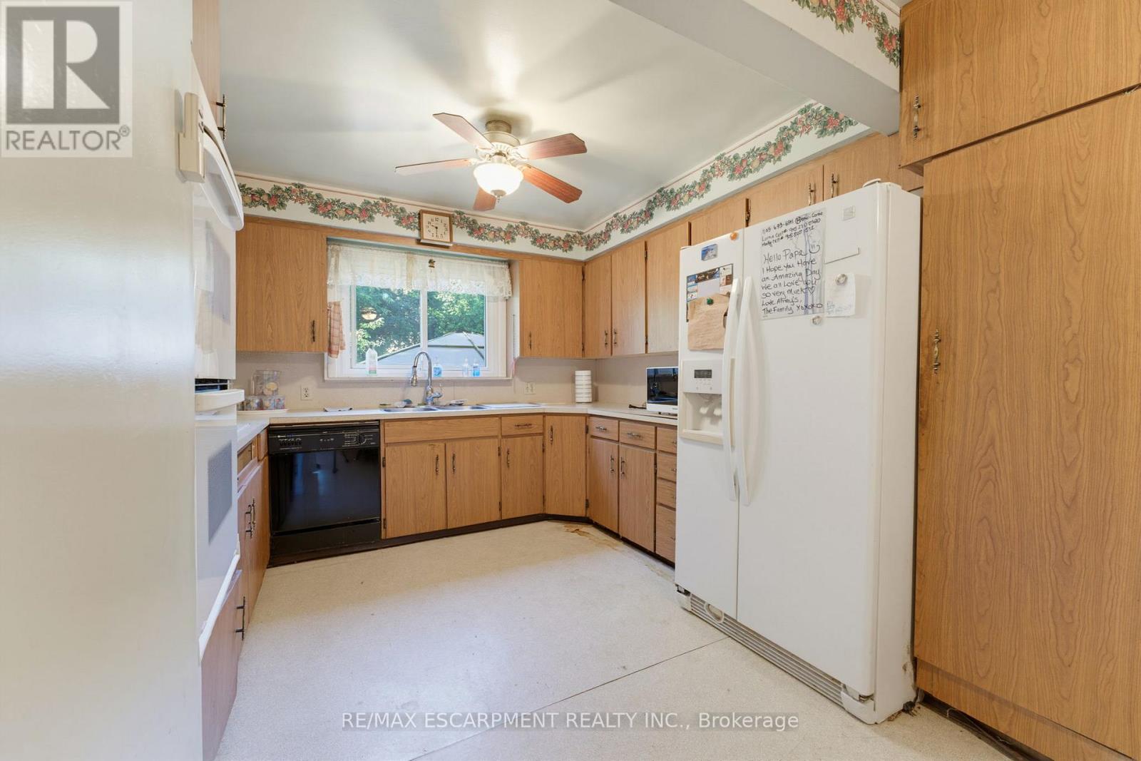 940 HARVEY PLACE - 12