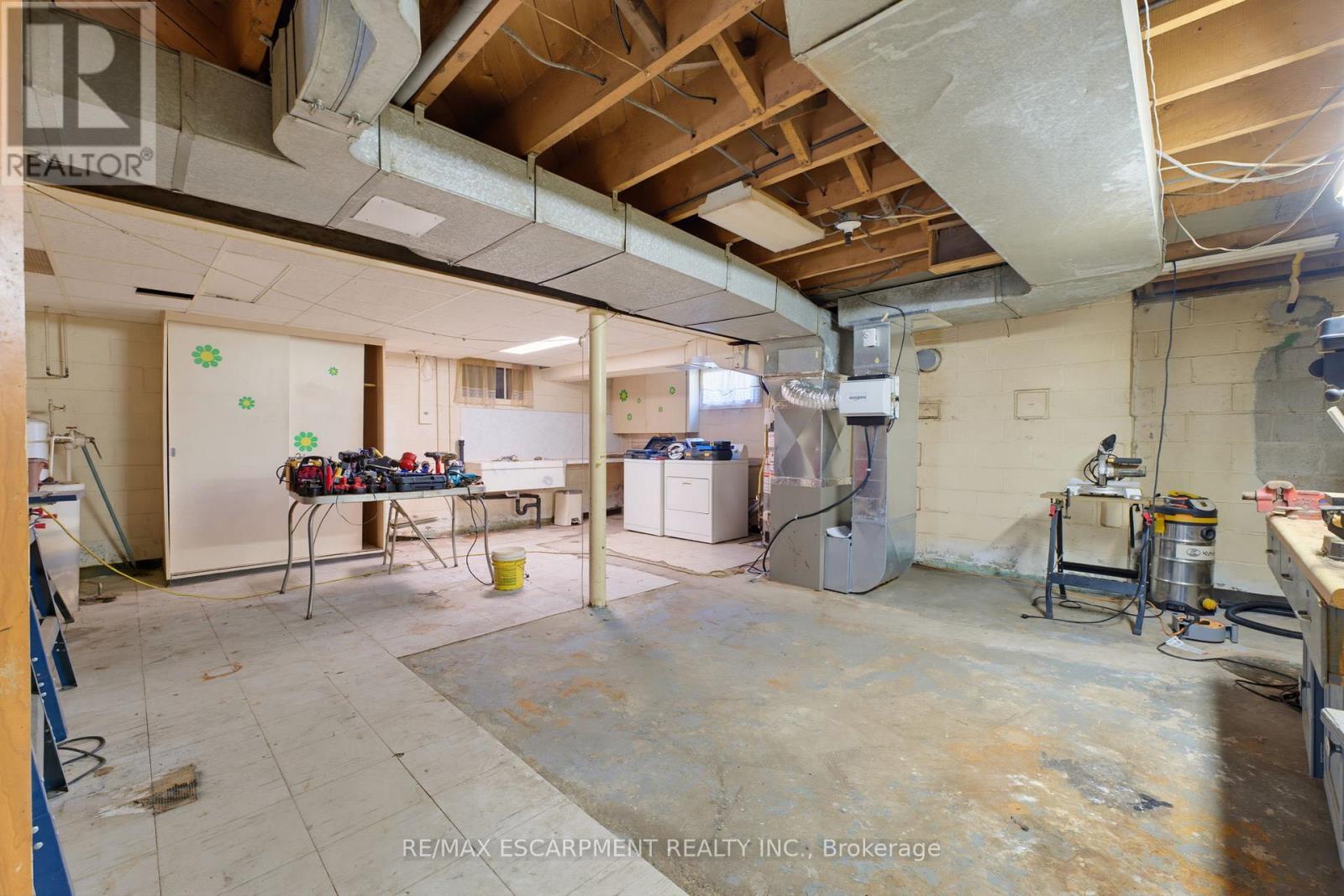 940 HARVEY PLACE - Image 29