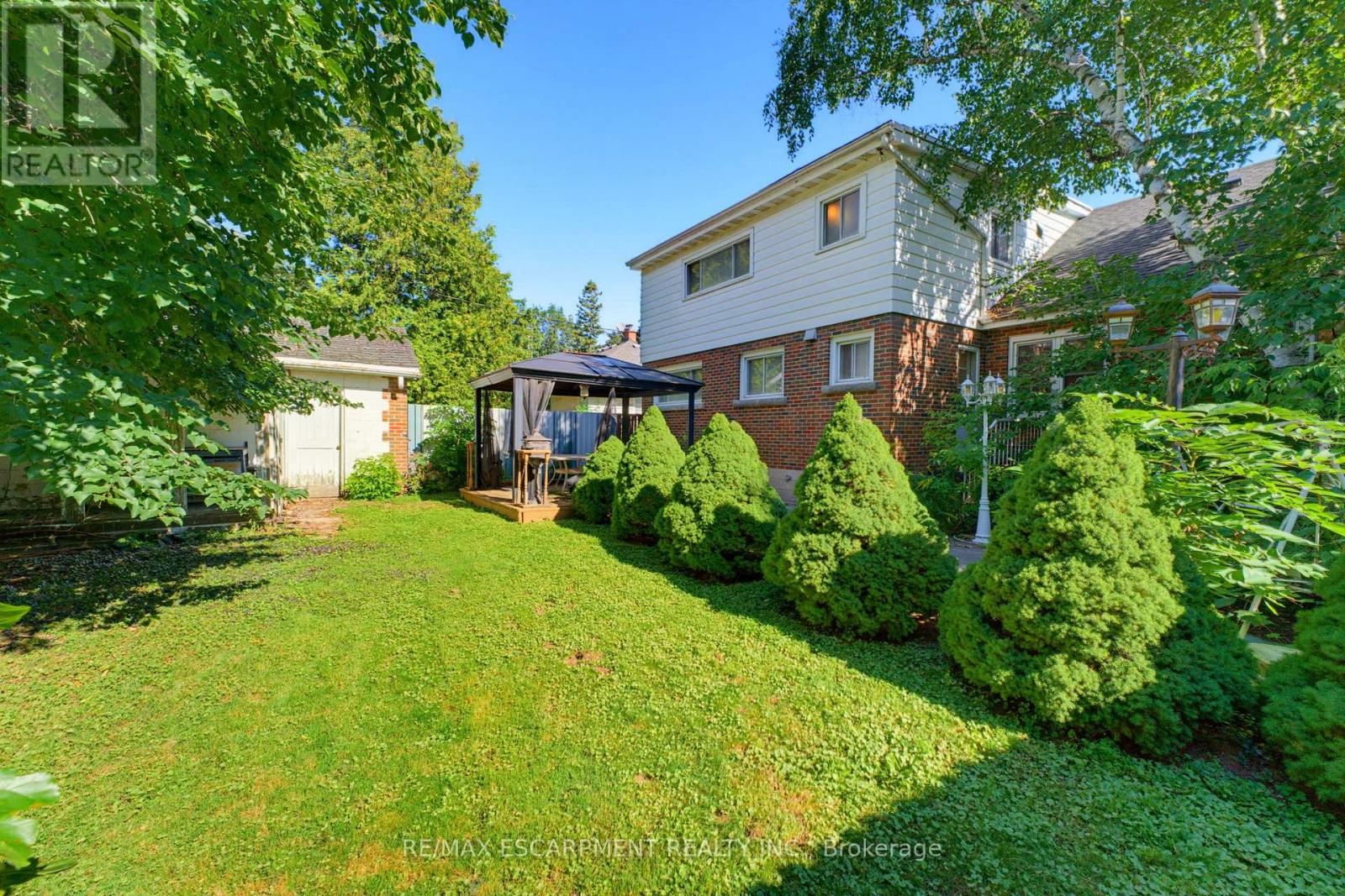 940 HARVEY PLACE - Image 35
