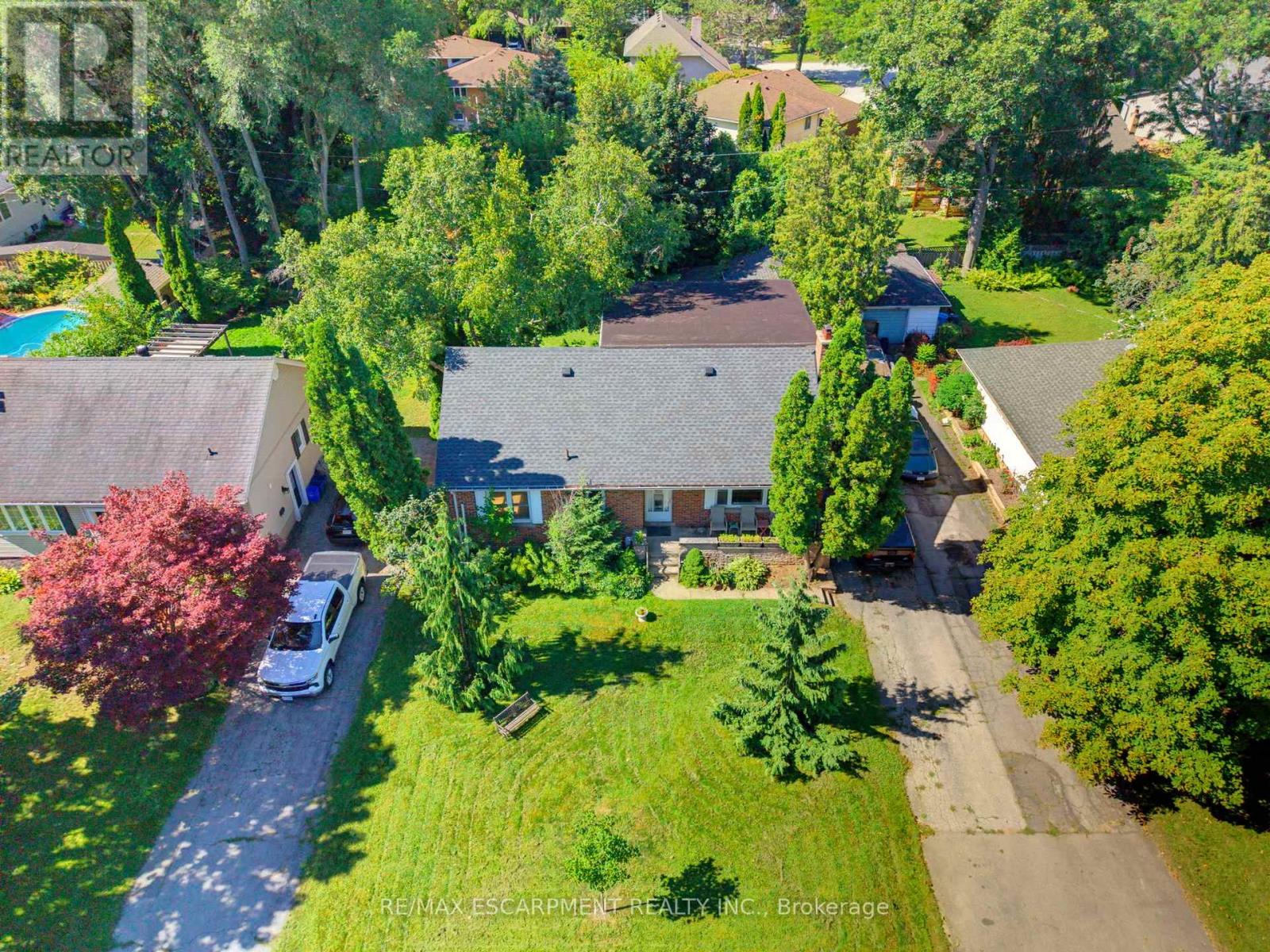 940 HARVEY PLACE - Image 37