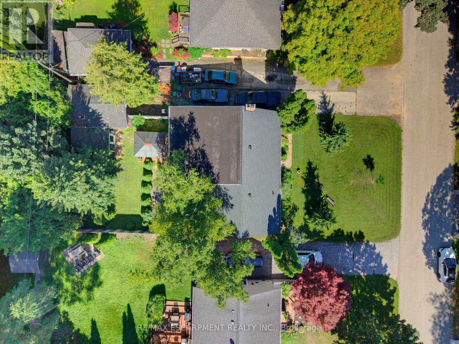 940 HARVEY PLACE - Image 39