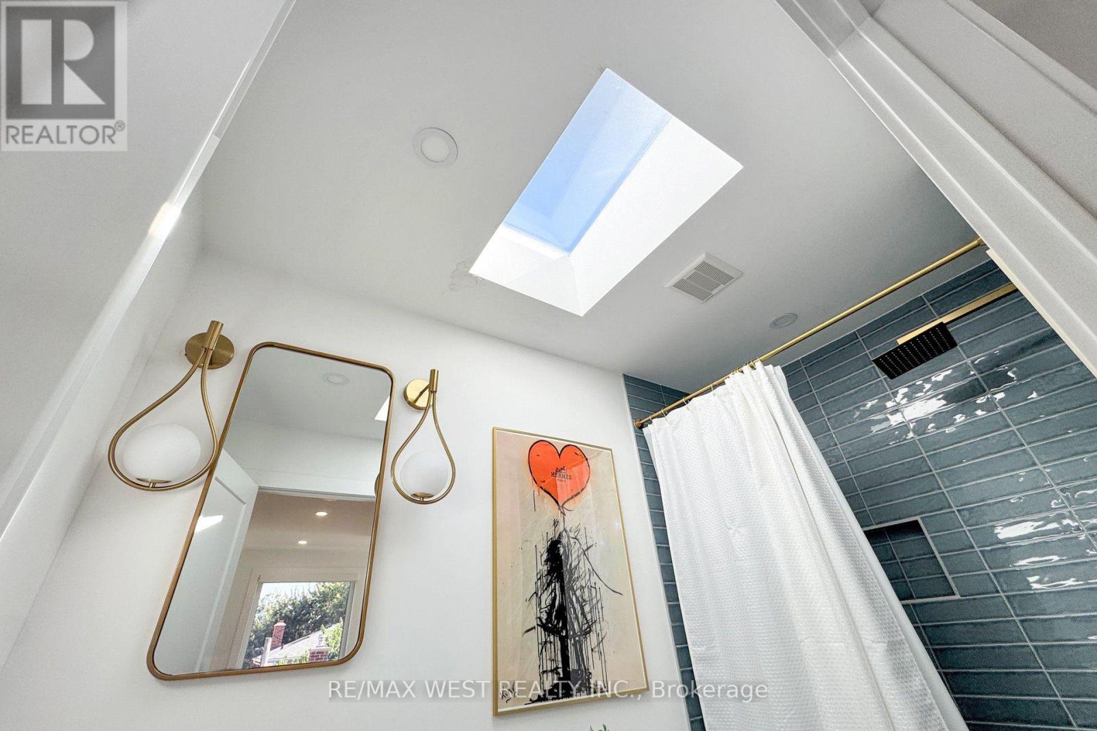 972 CASTLEFIELD AVENUE - Image 33