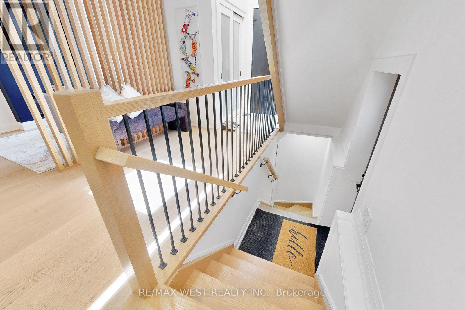 972 CASTLEFIELD AVENUE - Image 34
