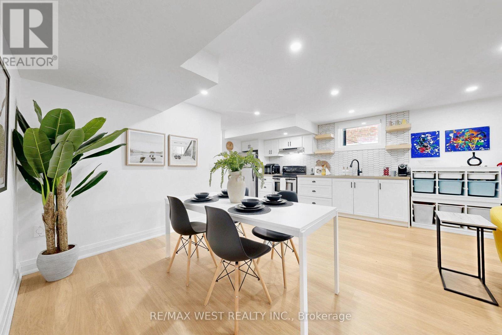 972 CASTLEFIELD AVENUE - Image 37