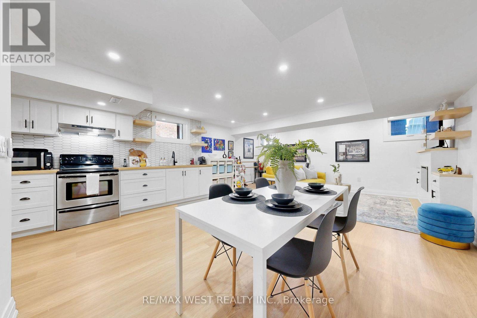 972 CASTLEFIELD AVENUE - Image 38