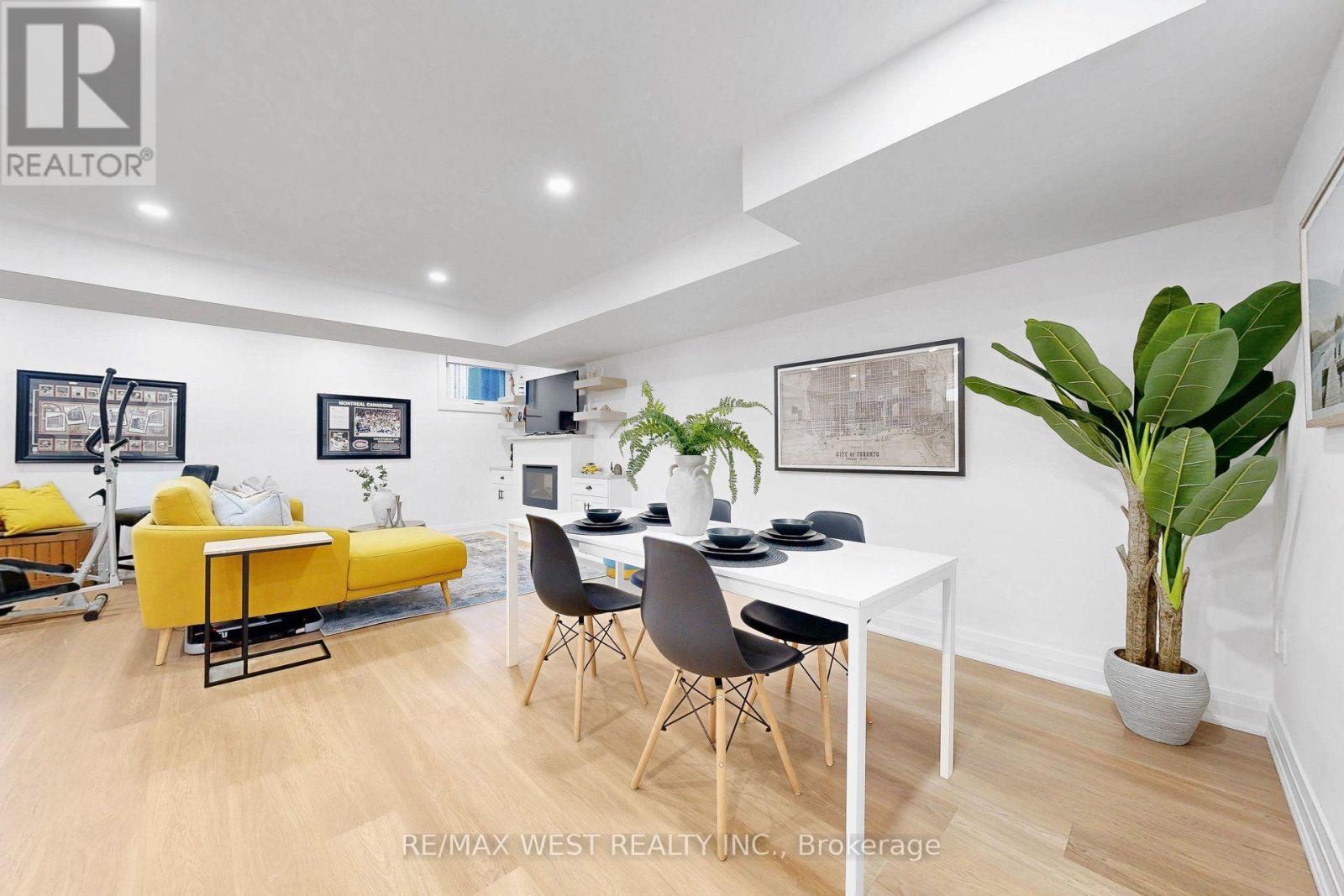 972 CASTLEFIELD AVENUE - Image 39