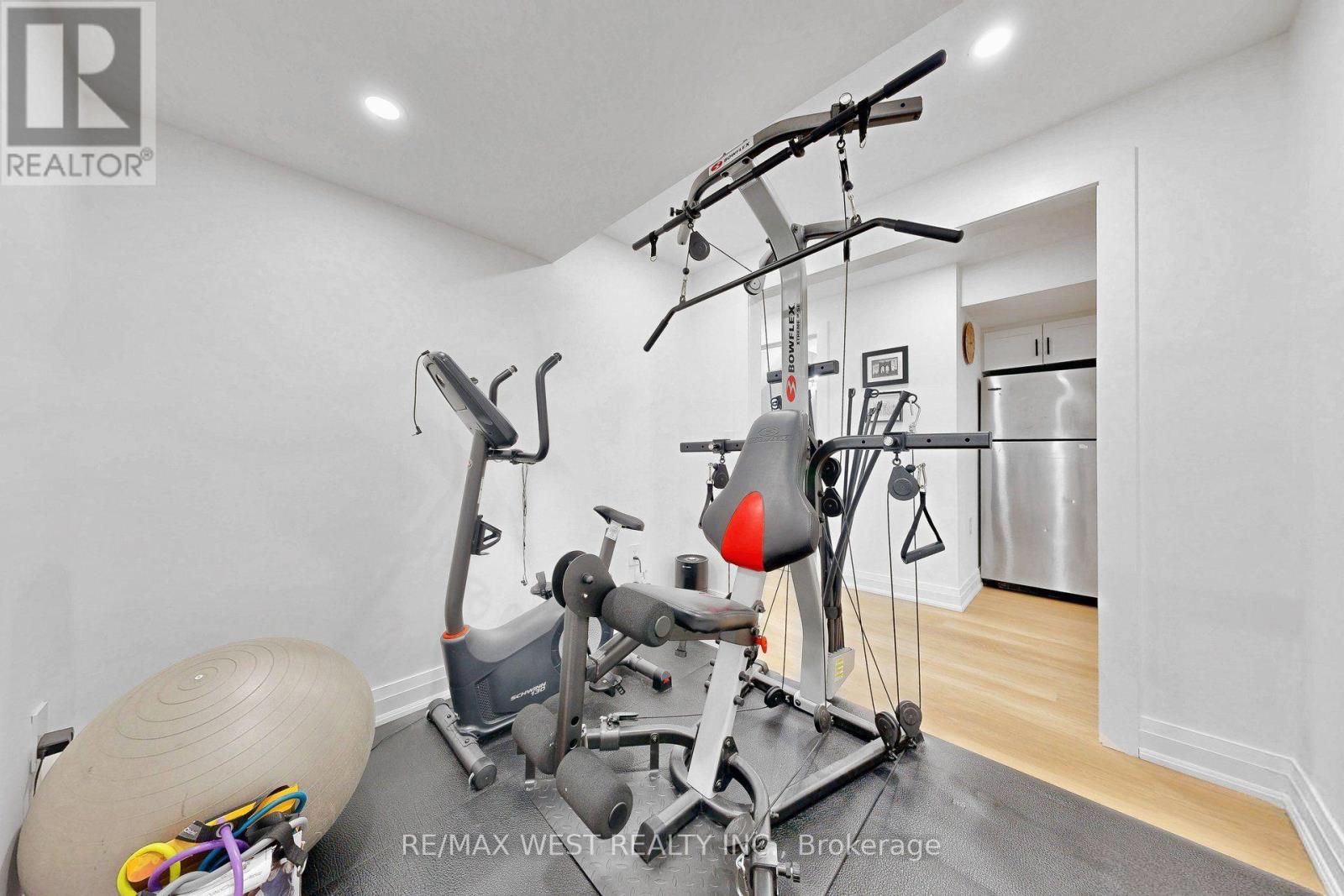 972 CASTLEFIELD AVENUE - Image 42