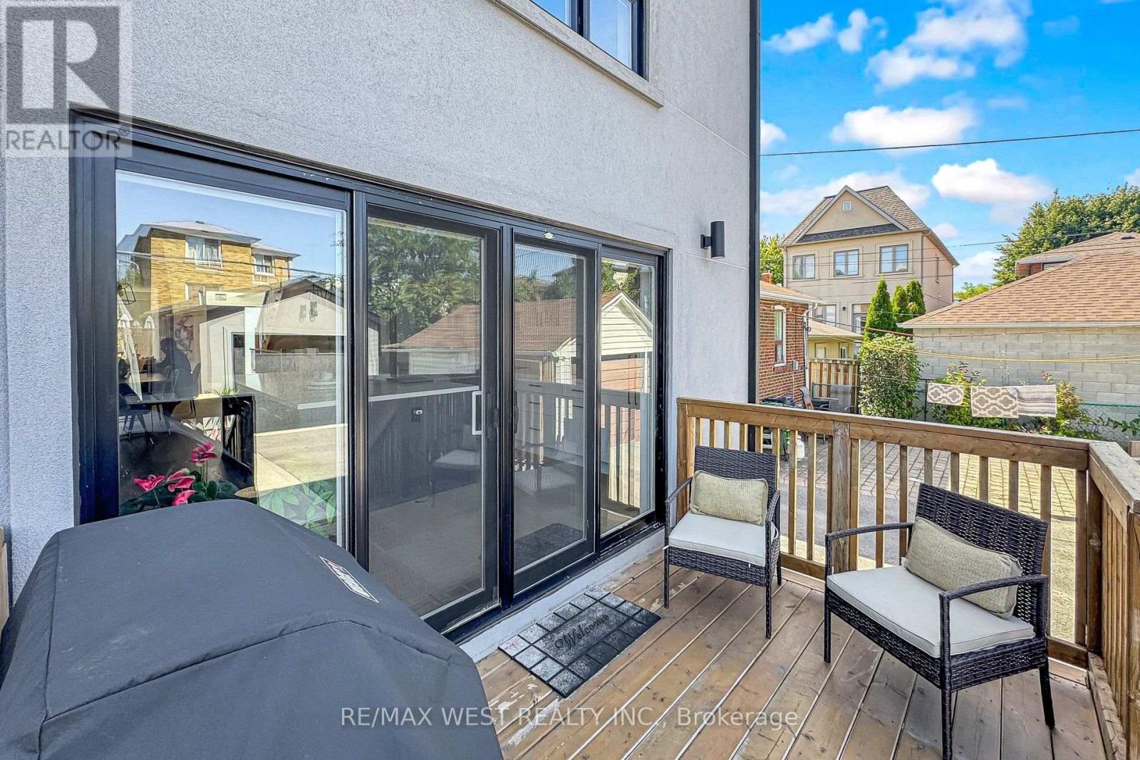 972 CASTLEFIELD AVENUE - Image 44