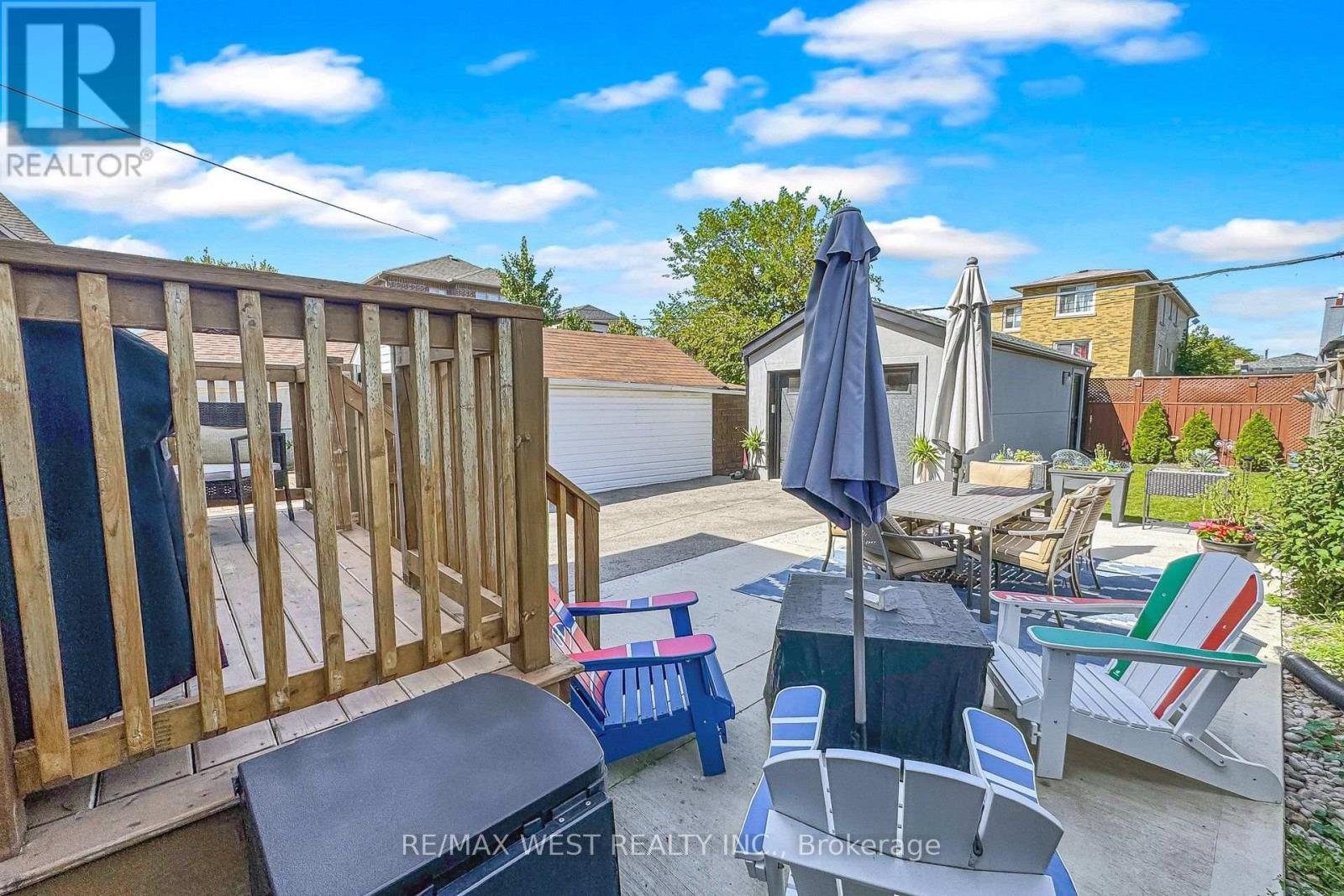 972 CASTLEFIELD AVENUE - Image 45