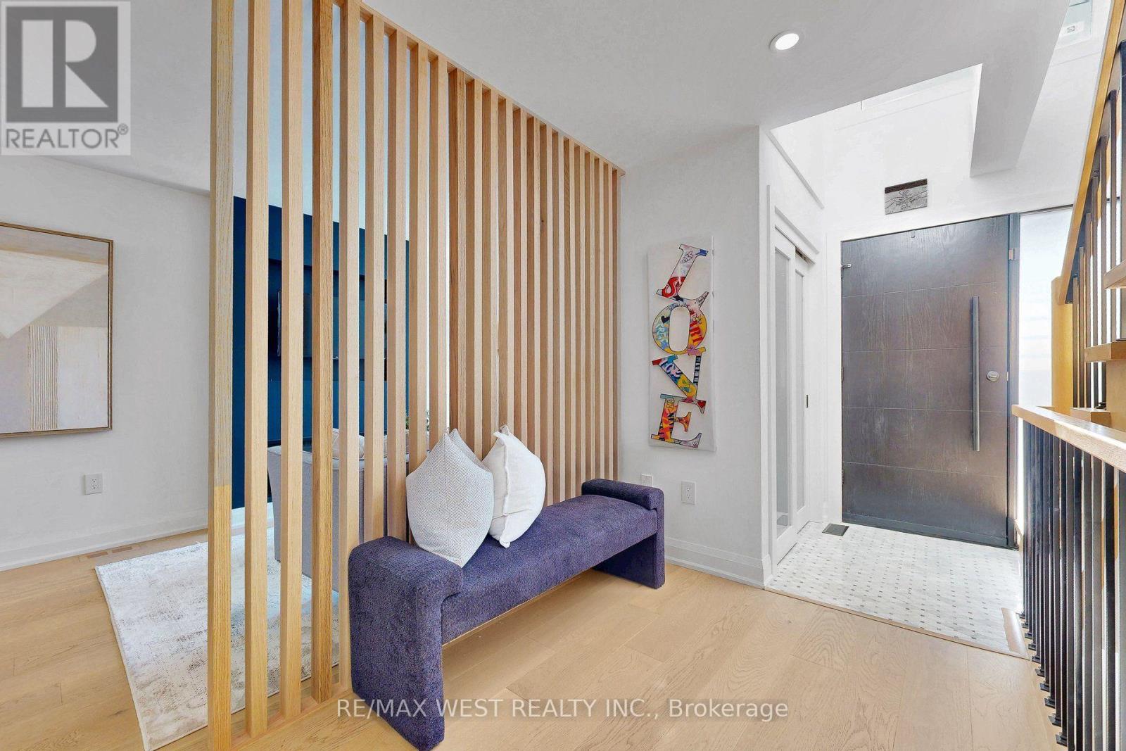Photo of 972 CASTLEFIELD AVENUE