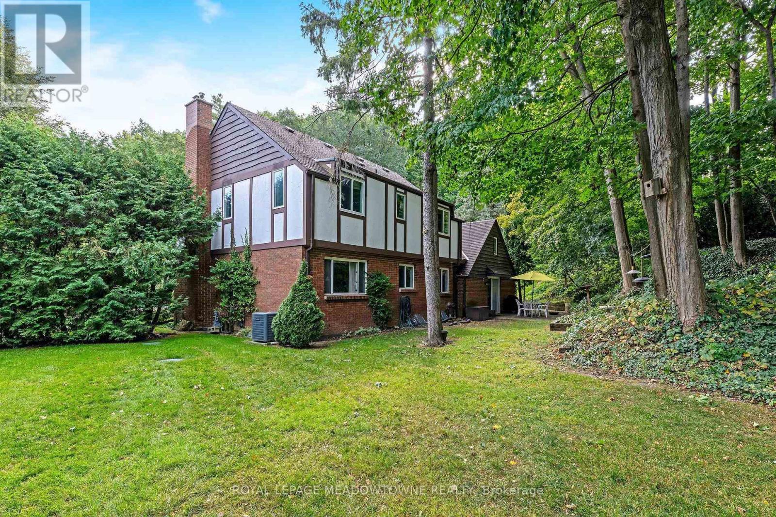 12 MULLEN PLACE - Image 33