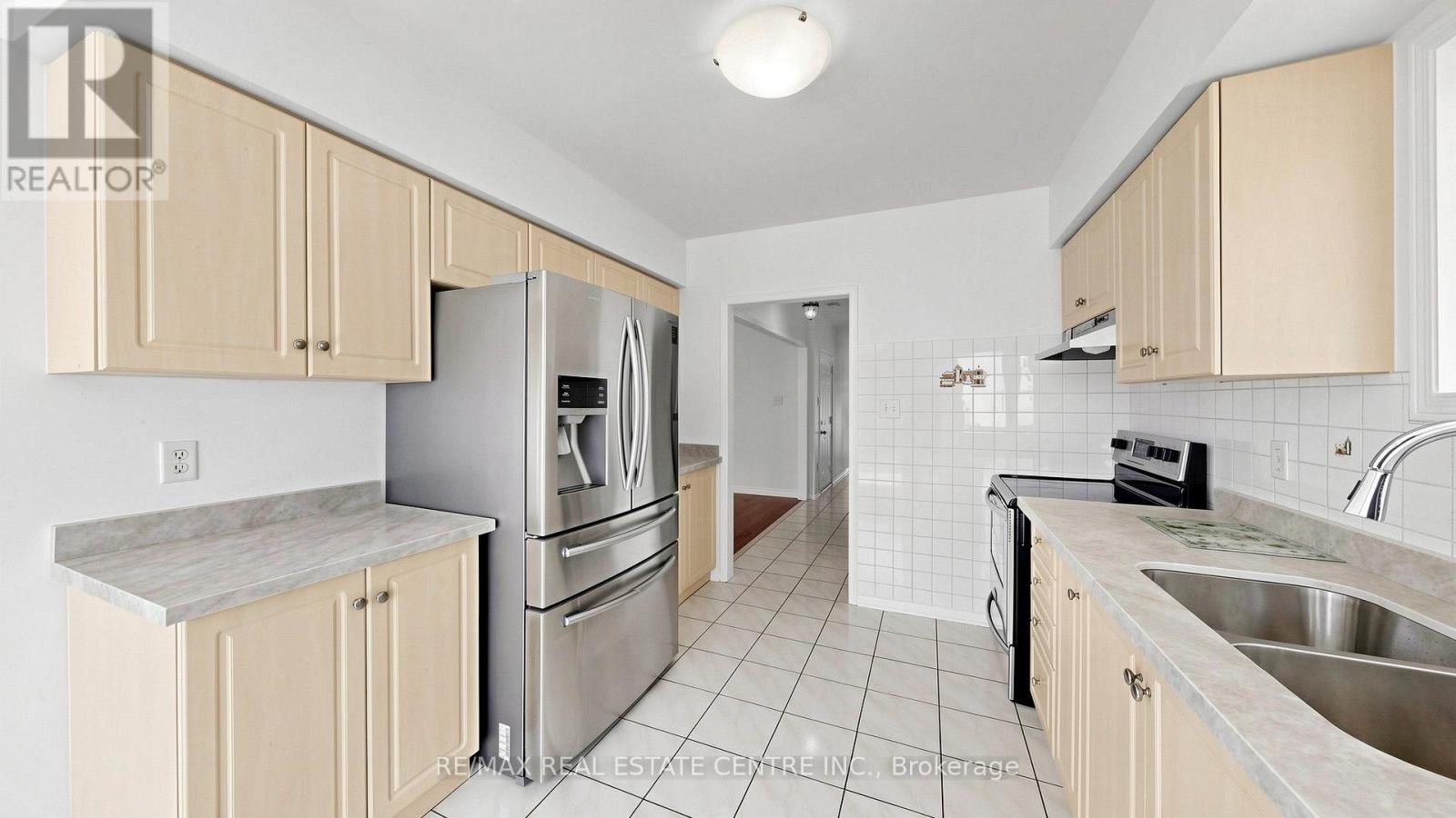 30 CULTURE CRESCENT - 11