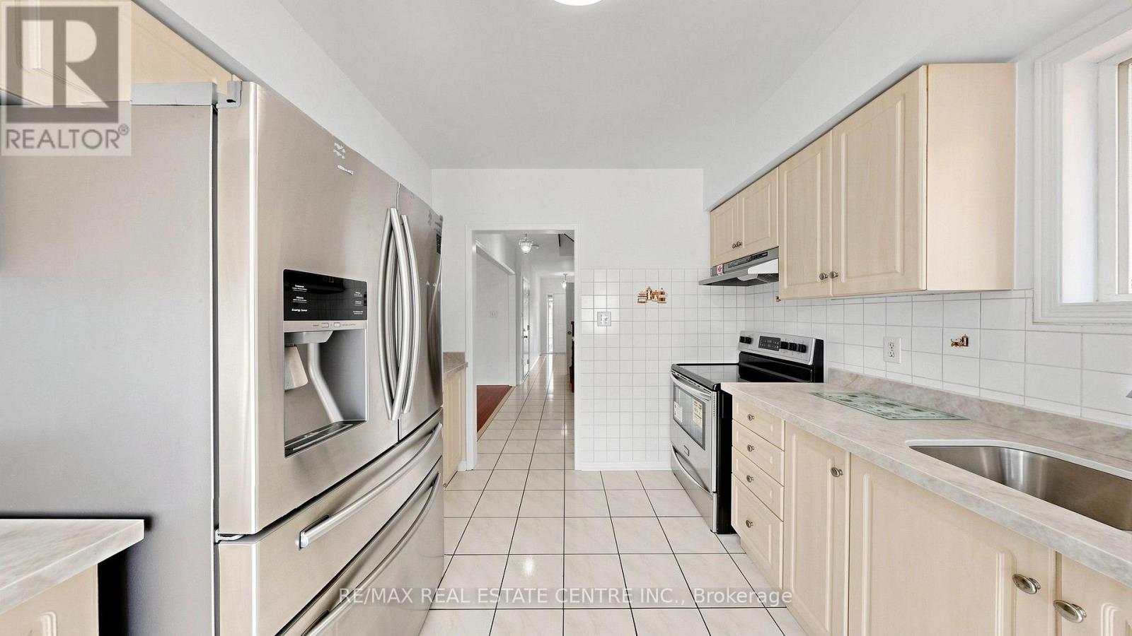 30 CULTURE CRESCENT - 12