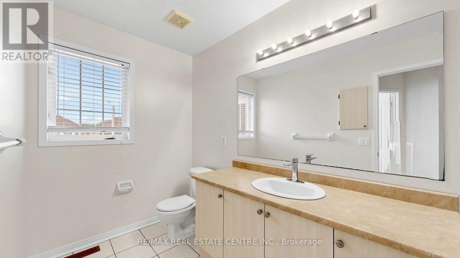 30 CULTURE CRESCENT - 32
