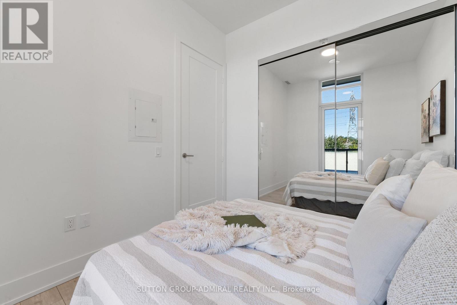 #224 858 DUPONT STREET - 10
