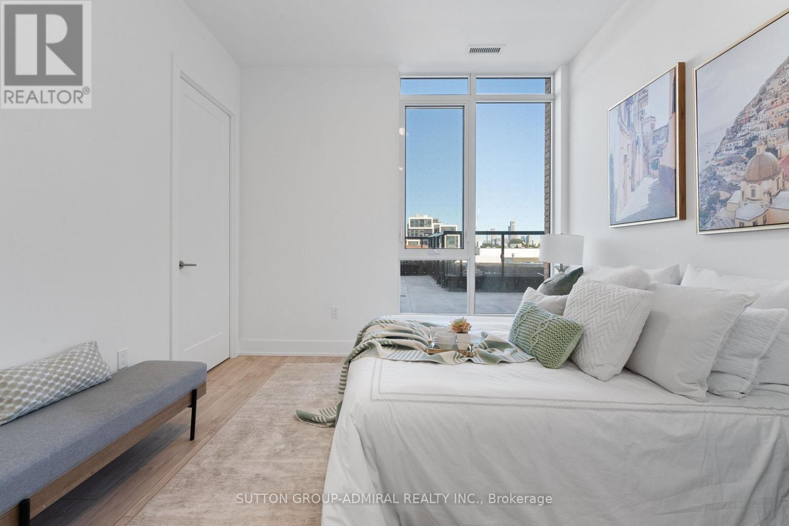 #224 858 DUPONT STREET - 13