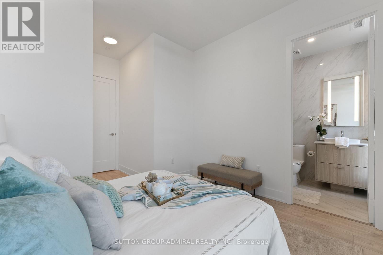 #224 858 DUPONT STREET - 14