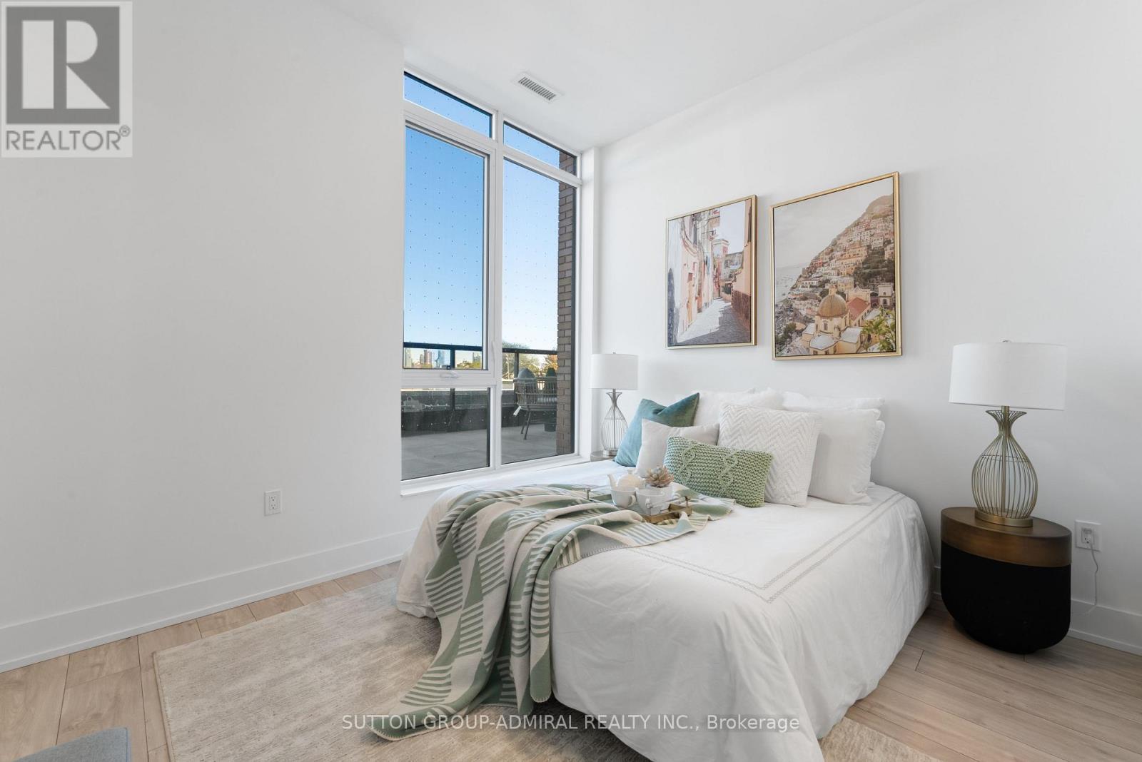 #224 858 DUPONT STREET - 18