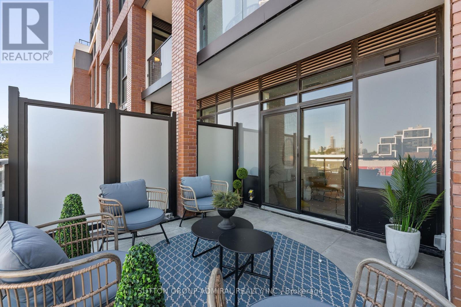 #224 858 DUPONT STREET - 25