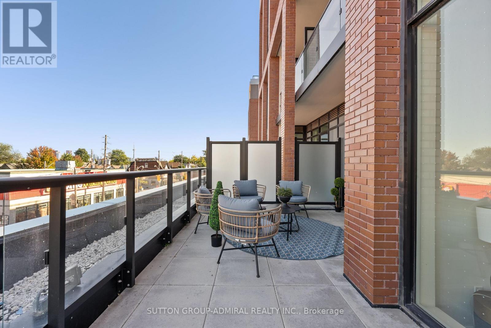 #224 858 DUPONT STREET - 28